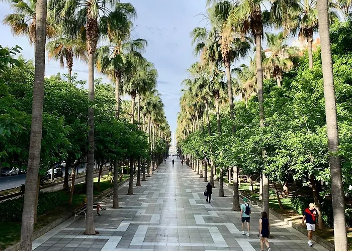 Completo Con Preciosas Vistas A La Rambla Appartement *