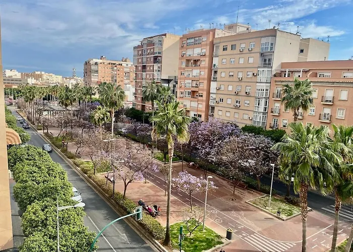 Completo Con Preciosas Vistas A La Rambla Appartement